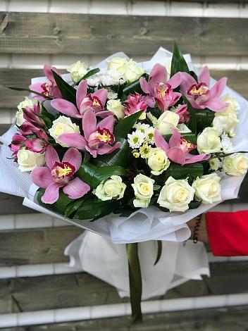 Букет цветов из: Розы и Хризантемы в Поселок совхоза Архангельский