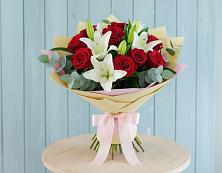 Букет цветов из:  Лилии и Розы в Поселок совхоза Архангельский