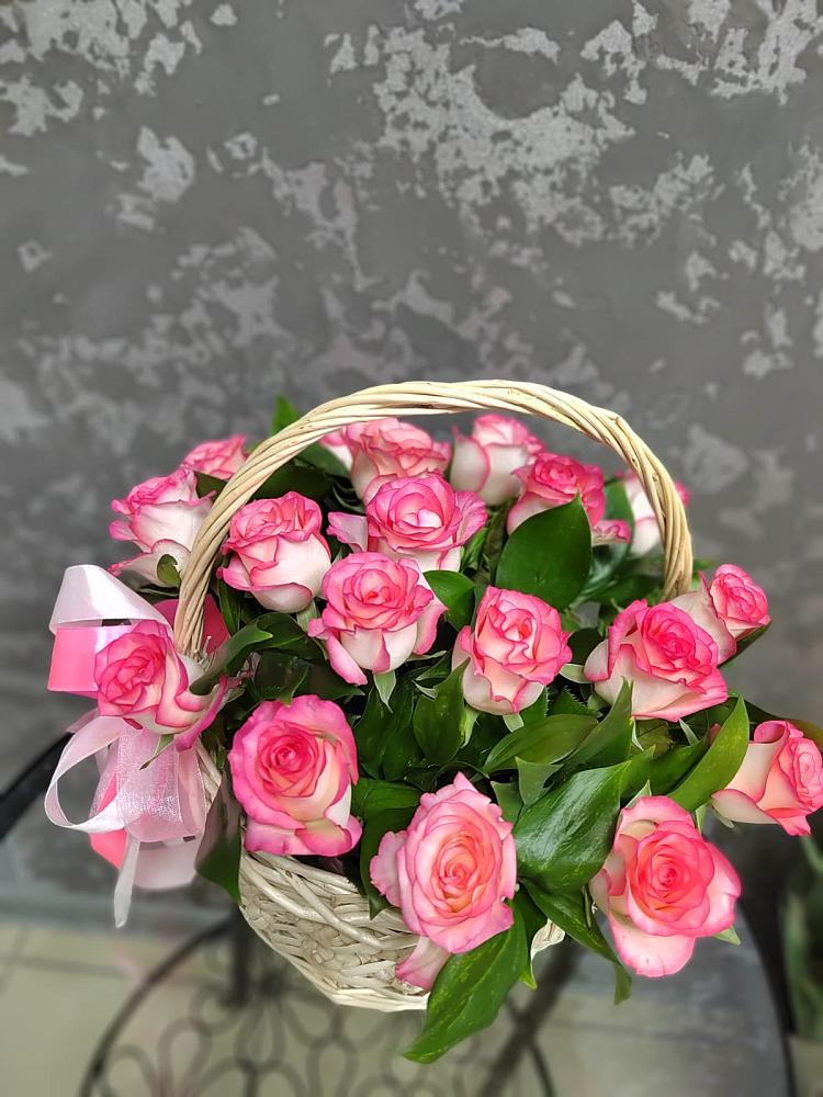 Цветочная композиция из Розы в корзине в Поселок совхоза Архангельский