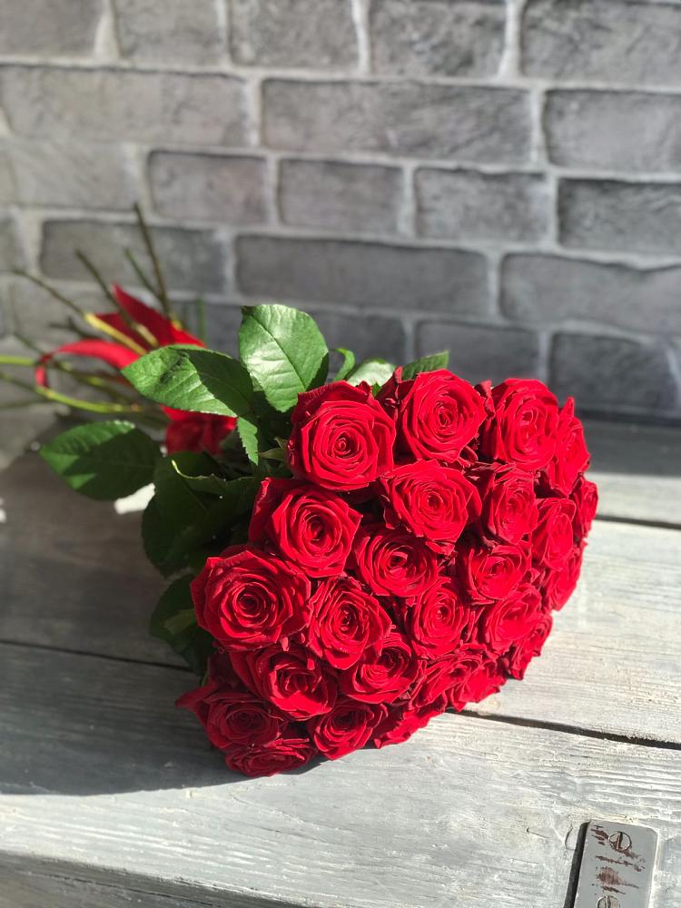 Букет Красные розы Фридом в Поселок совхоза Архангельский