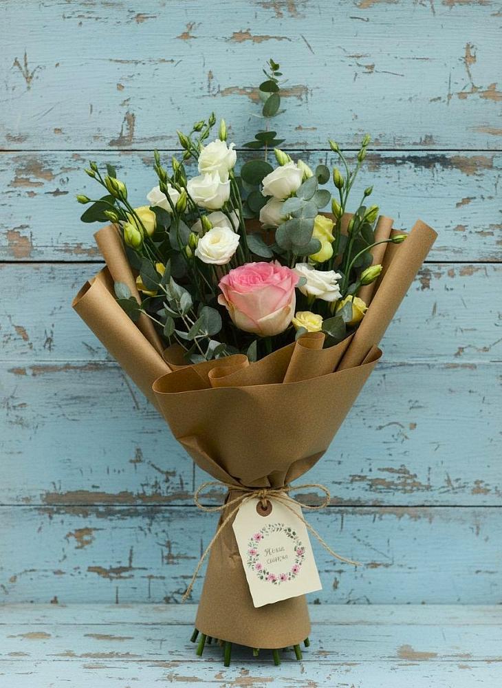 Букет цветов из: Розы и Лизиантусы в Поселок совхоза Архангельский