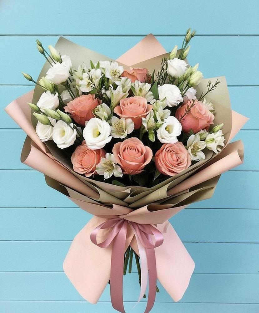 Букет цветов из: Розы, Альстромерии и Лизиантусы в Поселок совхоза Архангельский