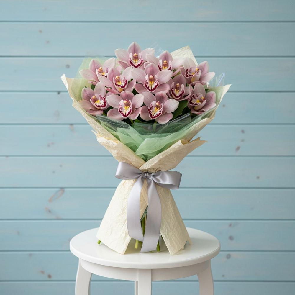 Букет цветов из: Орхидеи и Розы в Поселок совхоза Архангельский