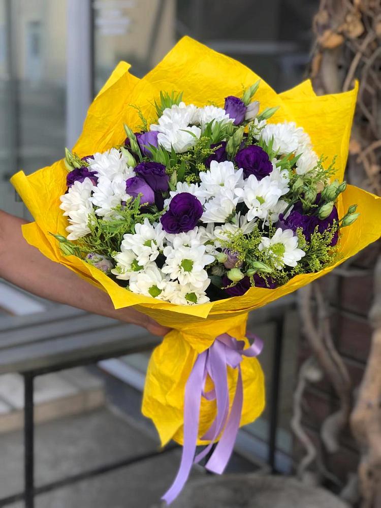 Букет цветов из: Ирисы, Хризантемы и Ромашки в Поселок совхоза Архангельский