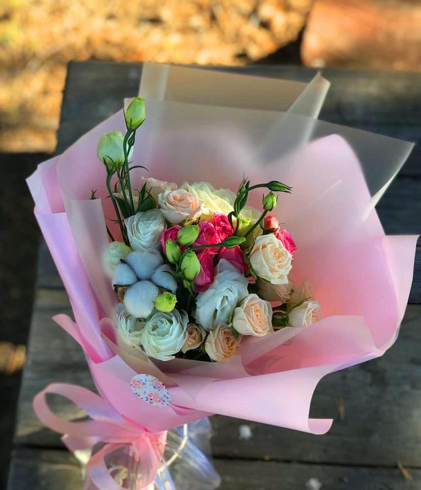 Букет цветов из: Розы и Лизиантусы в Поселок совхоза Архангельский