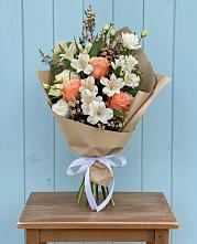 Букет цветов из:  Альстромерии, Лизиантусы, Розы и Хризантемы в Поселок совхоза Архангельский