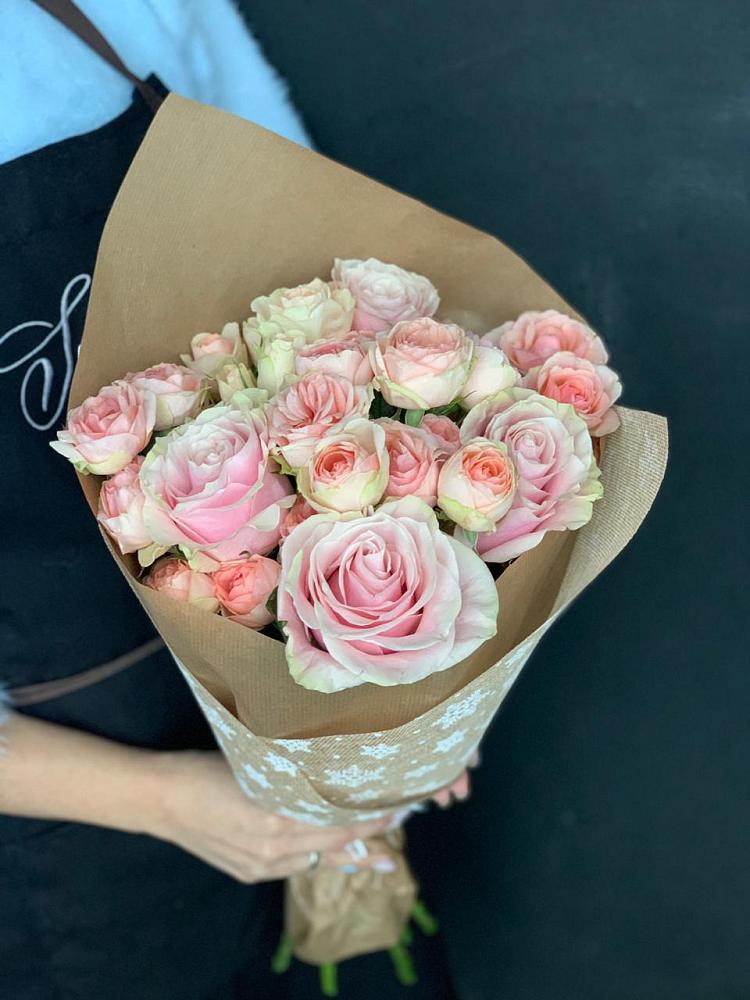 Букет цветов из: Хризантемы и Розы в Поселок совхоза Архангельский