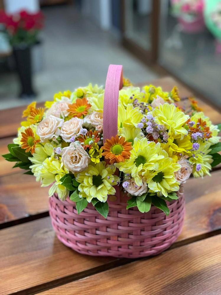 Цветочная композиция из Хризантемы и Розы в корзине в Поселок совхоза Архангельский