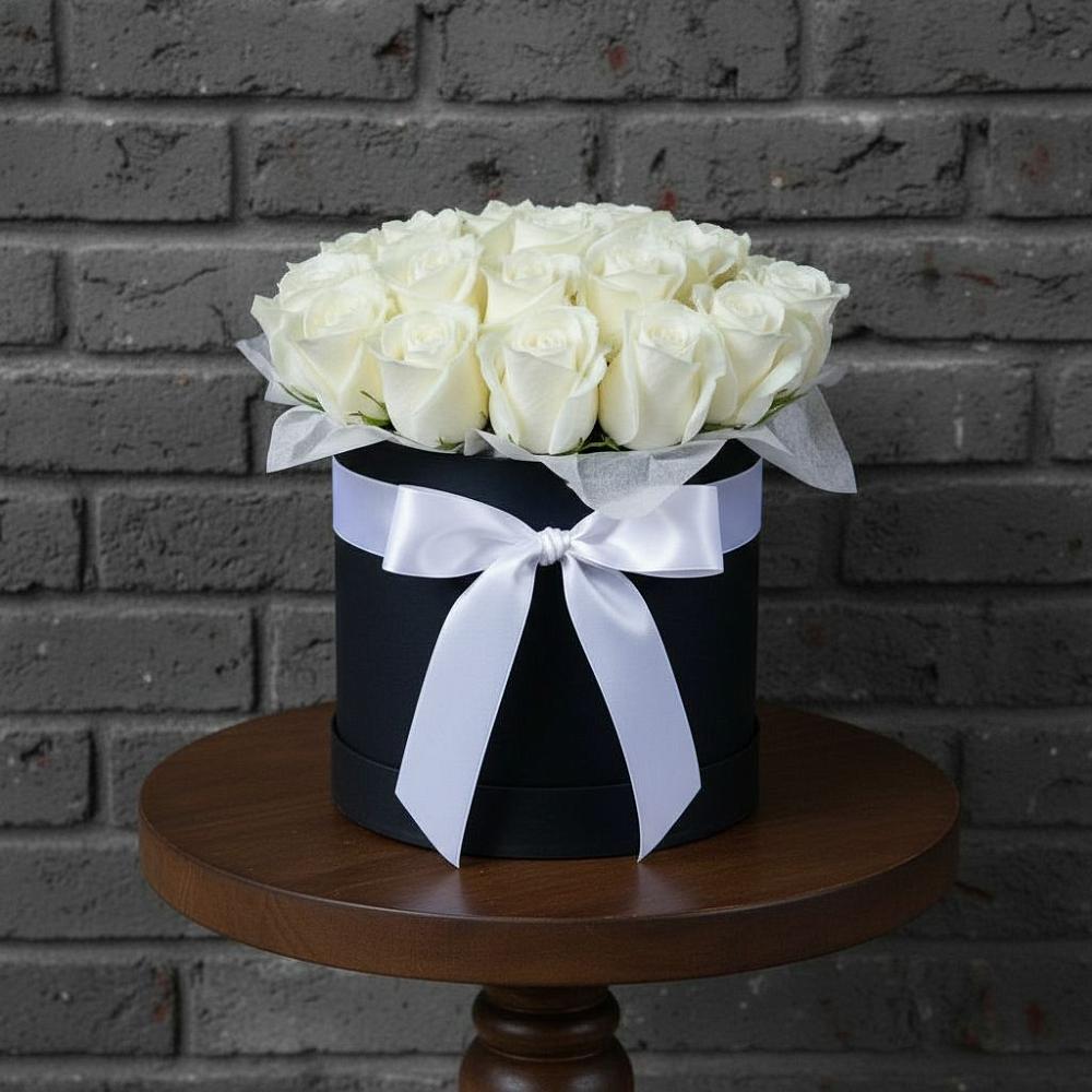 Цветочная композиция из Розы в шляпной коробке в Поселок совхоза Архангельский