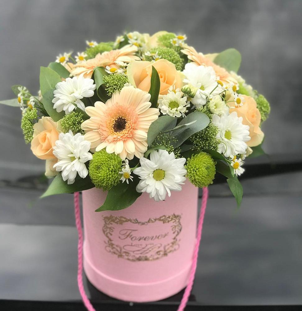 Цветочная композиция из Розы, Герберы и Хризантемы в шляпной коробке в Поселок совхоза Архангельский