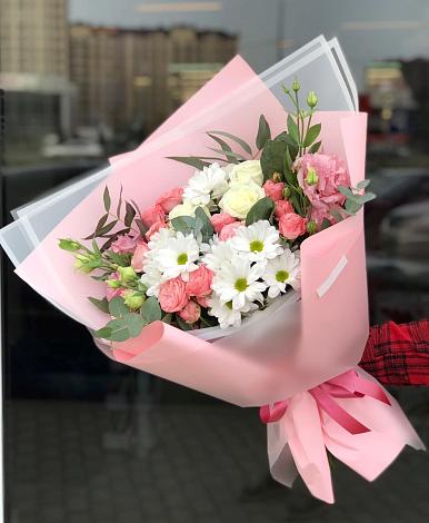 Букет цветов из: Розы, Лизиантусы и Хризантемы в Поселок совхоза Архангельский
